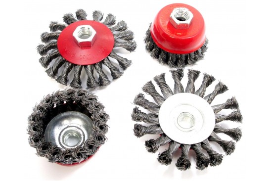 Staalborstelset met getordeerd draad voor haakse slijper 4-delig